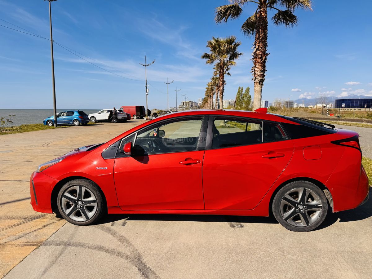 Toyota Prius - фото 2