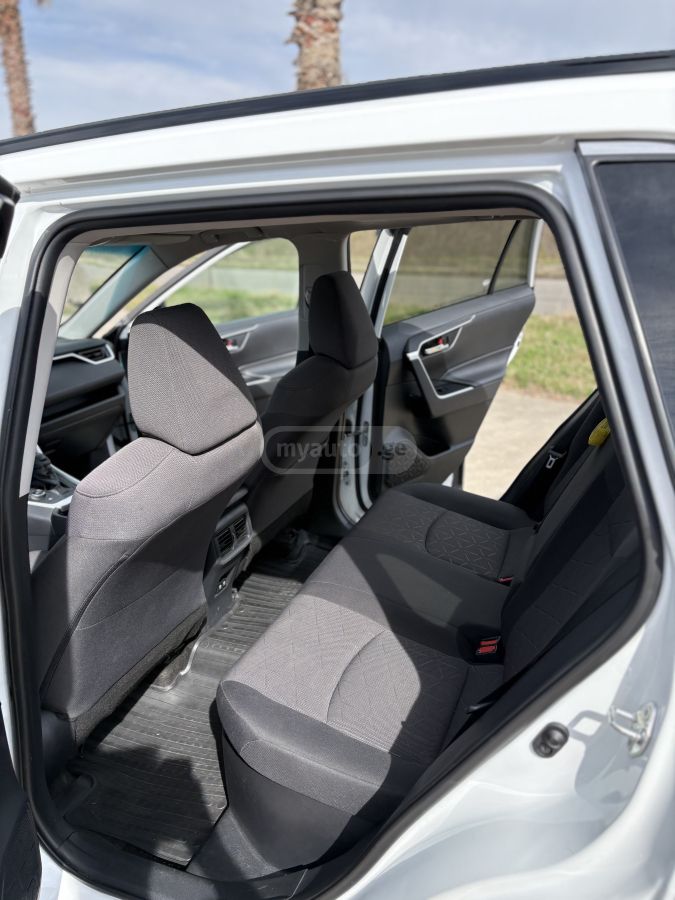 Toyota RAV 4 - фото 13