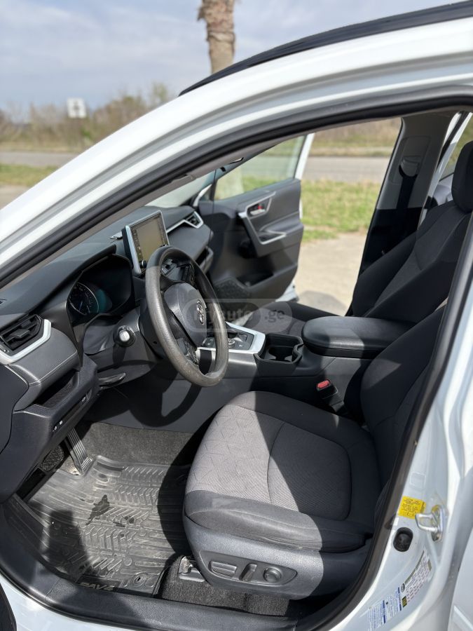 Toyota RAV 4 - фото 14