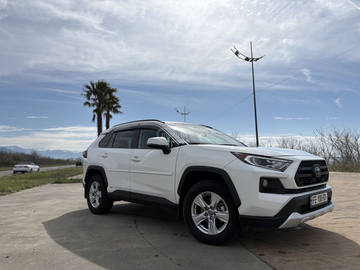 Toyota RAV 4 - фото 3
