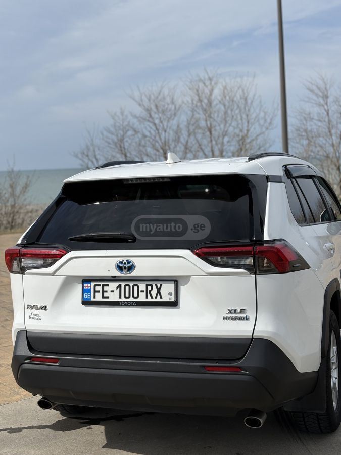 Toyota RAV 4 - фото 4