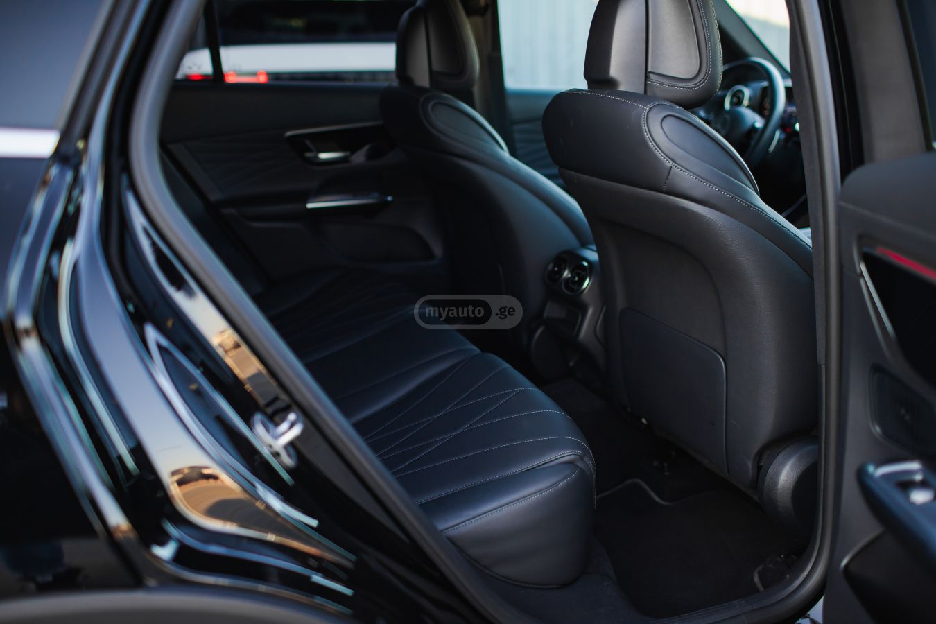 Mercedes-Benz GLC 200 2023 — миниатюра 4