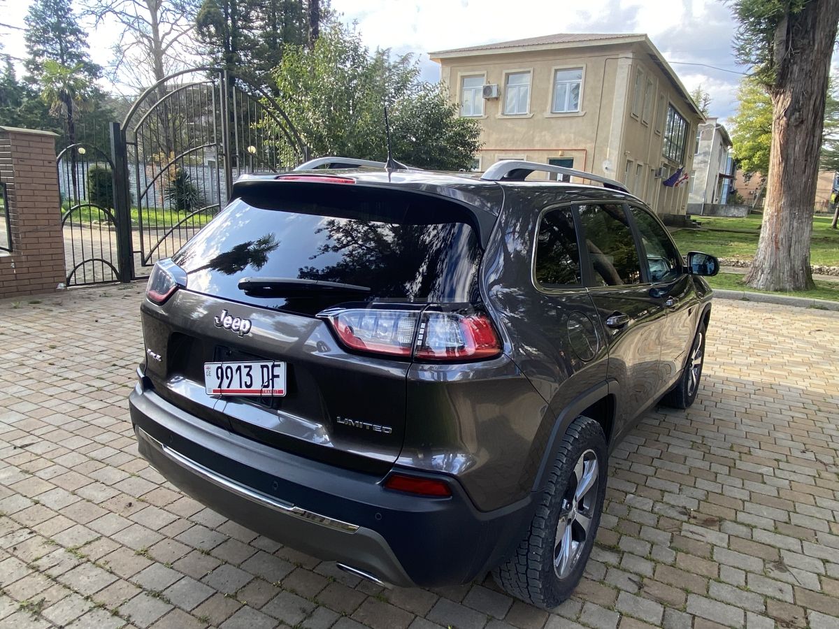 Jeep Cherokee - фото 5