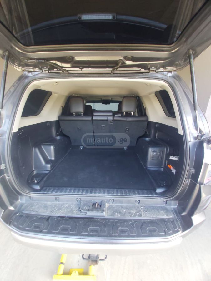Toyota 4Runner - фото 7