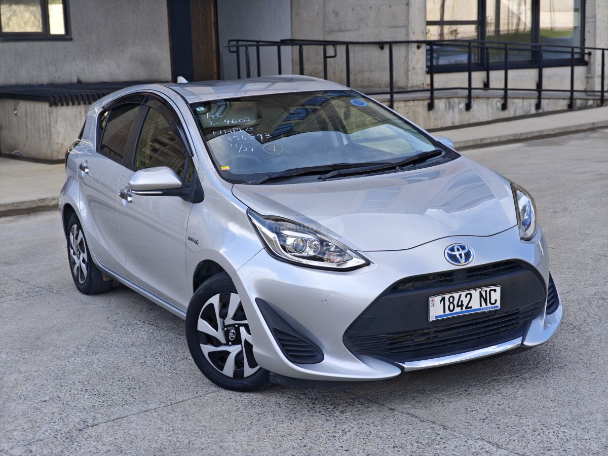 Toyota Aqua - фото 1