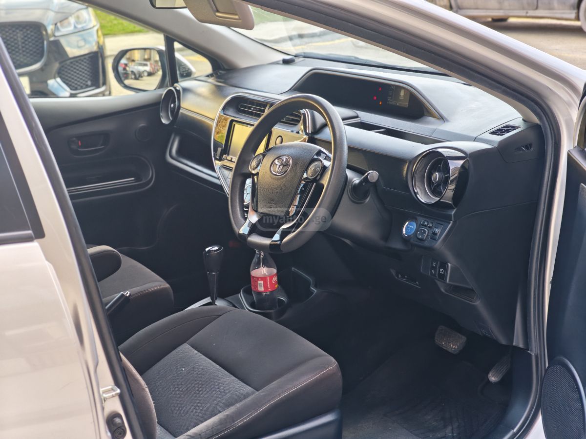 Toyota Aqua - фото 11