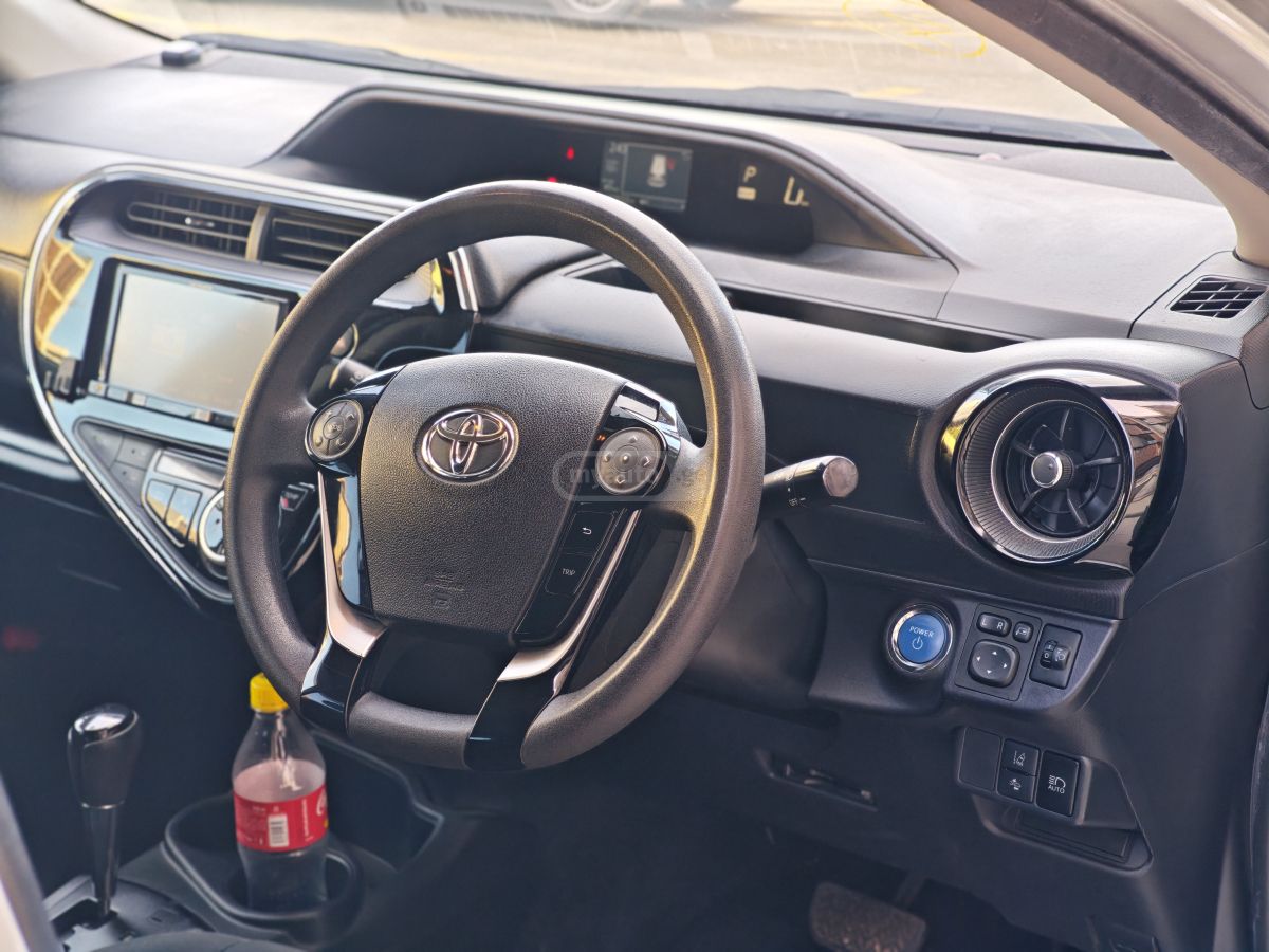 Toyota Aqua - фото 12