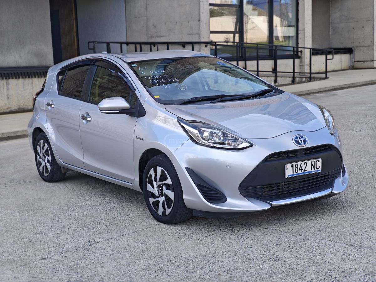 Toyota Aqua - фото 3