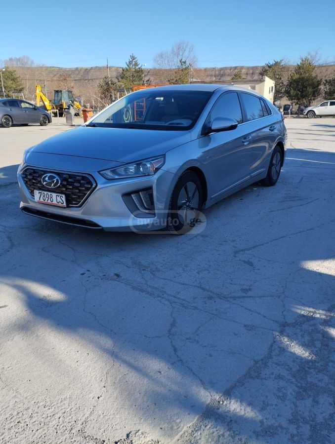 Hyundai Ioniq - фото 11
