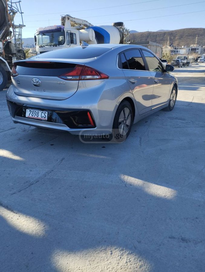 Hyundai Ioniq - фото 4