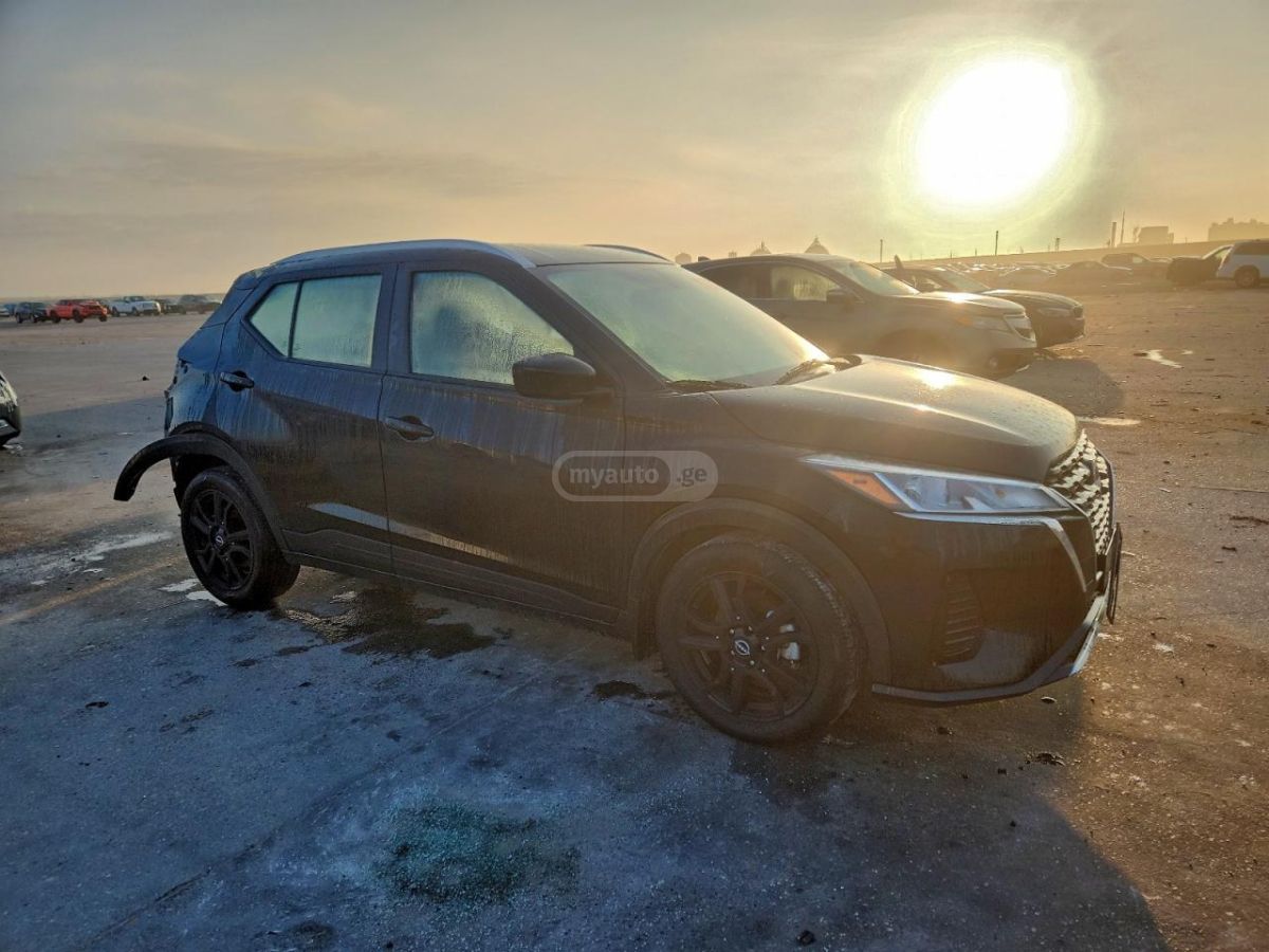 Nissan SV 4dr Front-Wheel Drive CVT — миниатюра 4