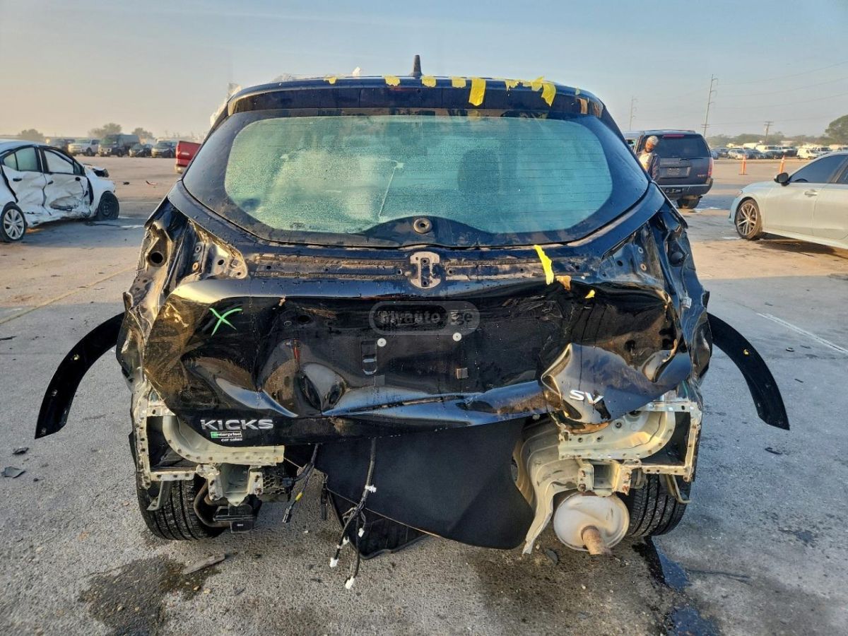 Nissan SV 4dr Front-Wheel Drive CVT — миниатюра 6