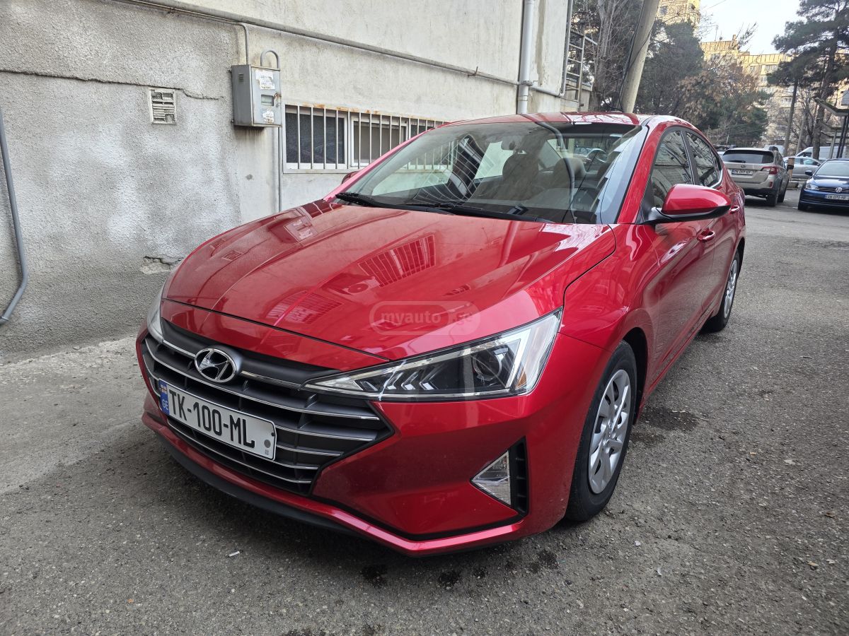 Hyundai Elantra - фото 1