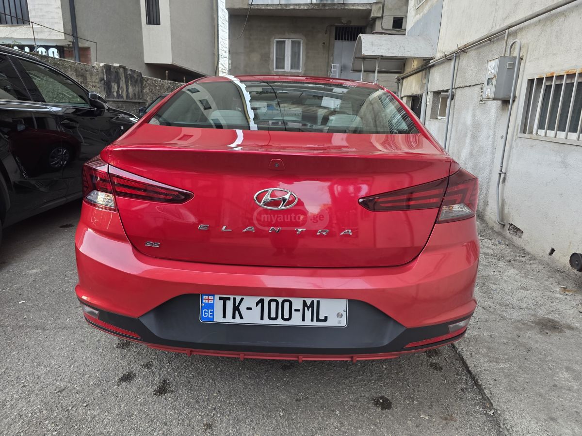 Hyundai Elantra - фото 5