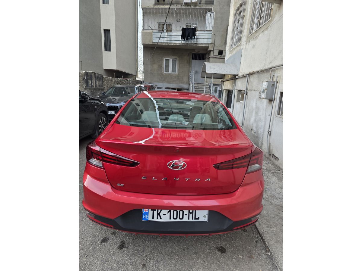 Hyundai Elantra - фото 7