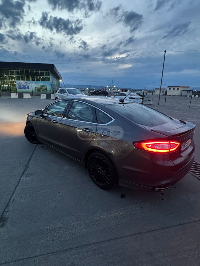 Ford Fusion - фото 1