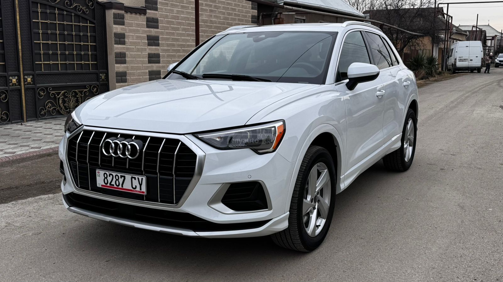 Audi 40 Premium 4dr All-Wheel Drive — миниатюра 1