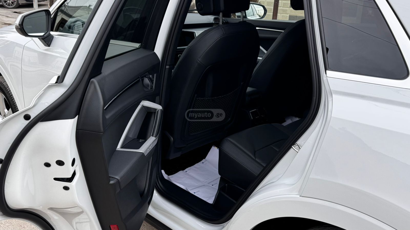 Audi 40 Premium 4dr All-Wheel Drive — миниатюра 13