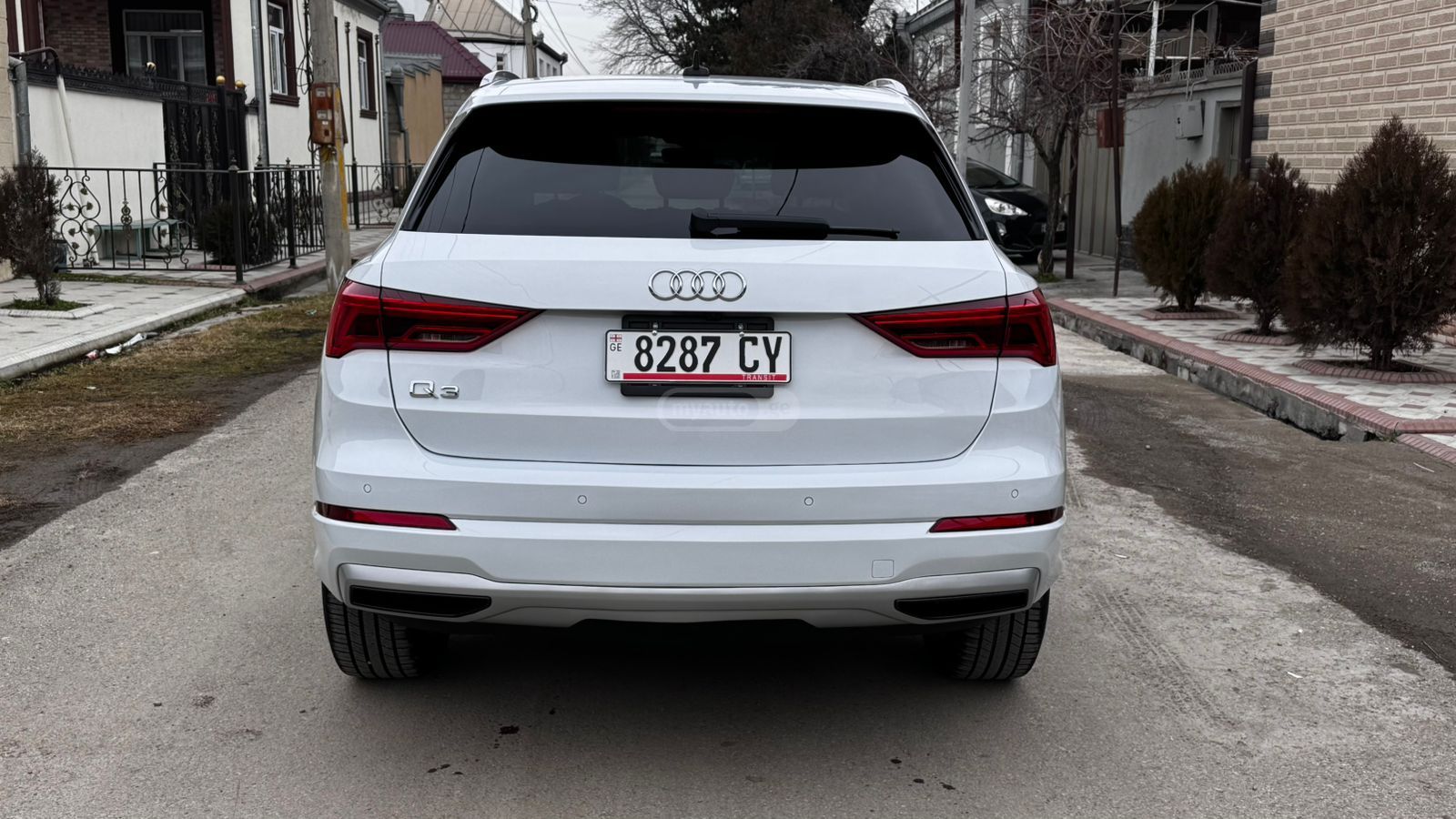 Audi 40 Premium 4dr All-Wheel Drive — миниатюра 4