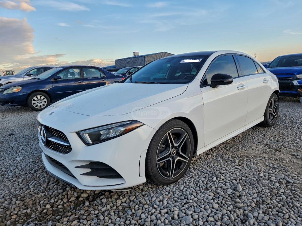 Mercedes-Benz A 220 - фото 1