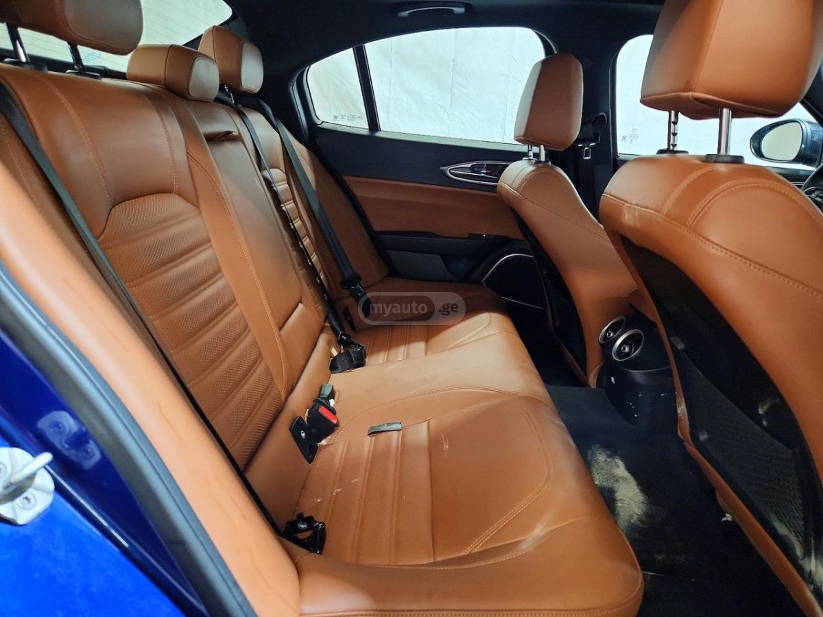 Alfa Romeo Giulia - фото 10