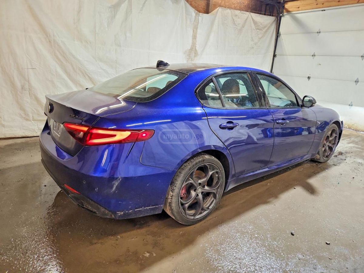 Alfa Romeo Giulia - фото 3