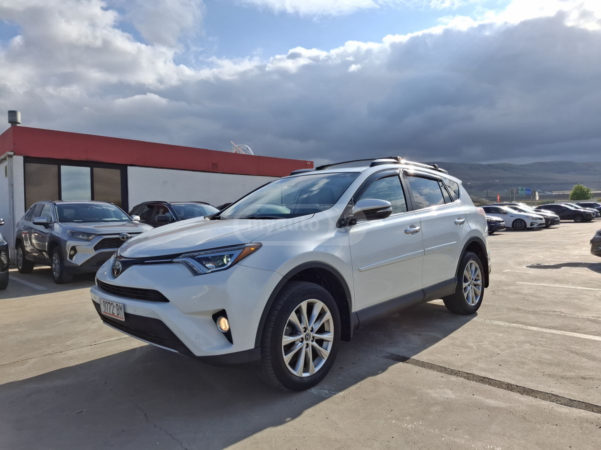 Toyota RAV 4 - фото 1