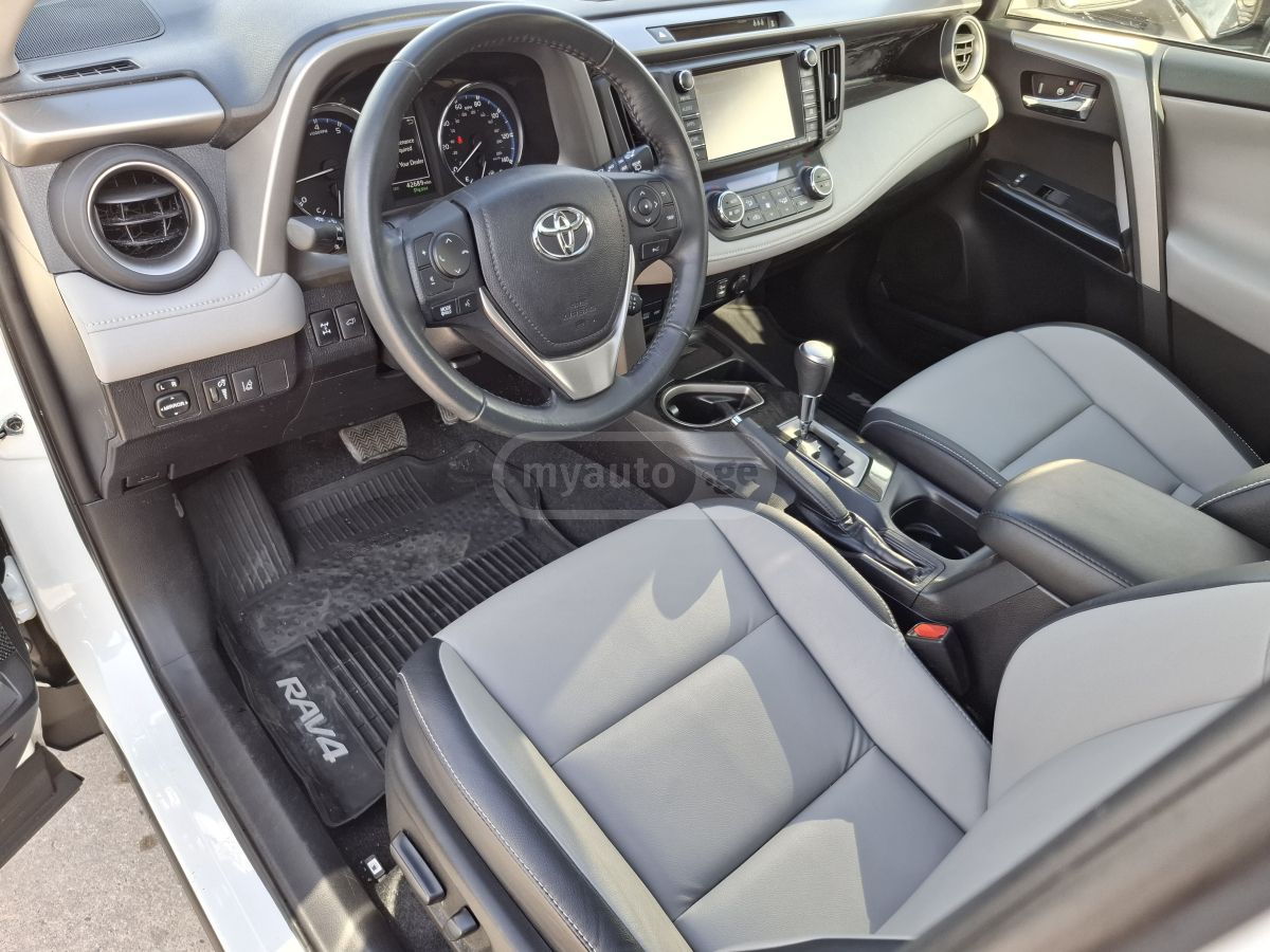 Toyota RAV 4 - фото 12