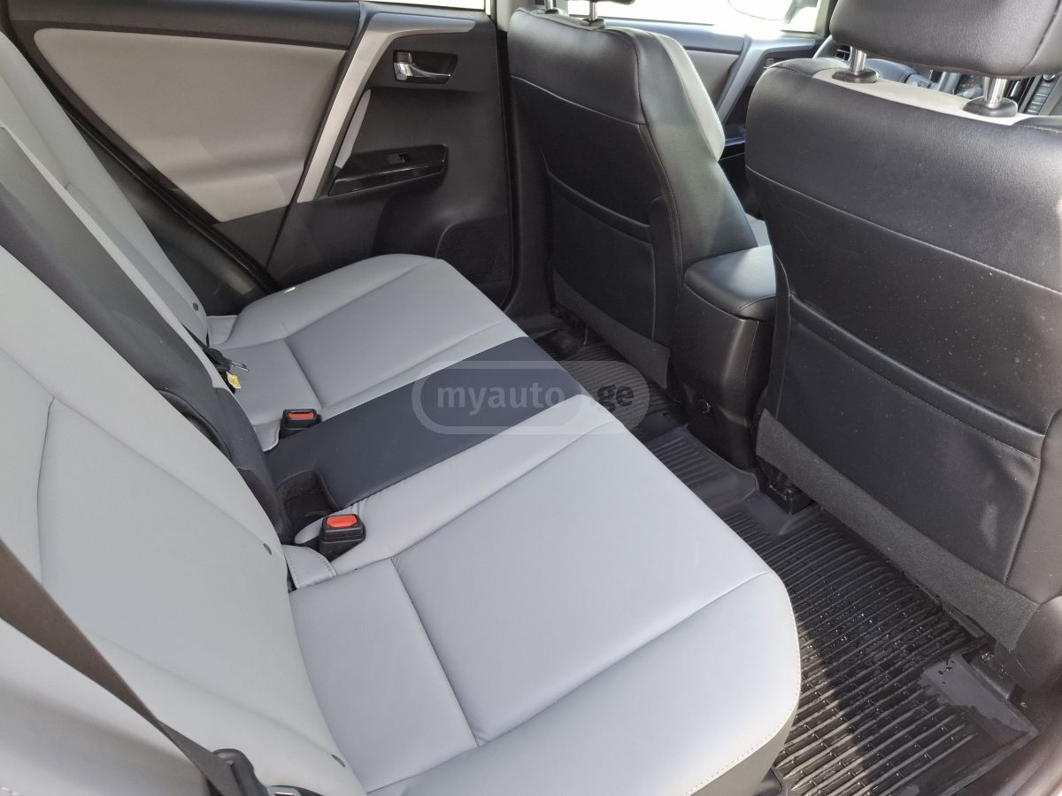 Toyota RAV 4 - фото 14
