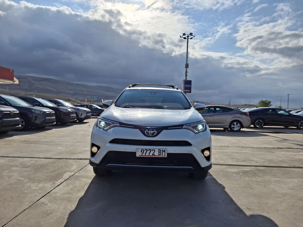 Toyota RAV 4 - фото 8