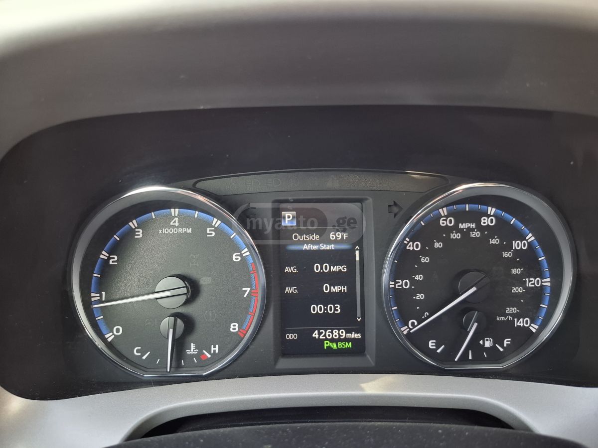 Toyota RAV 4 - фото 9