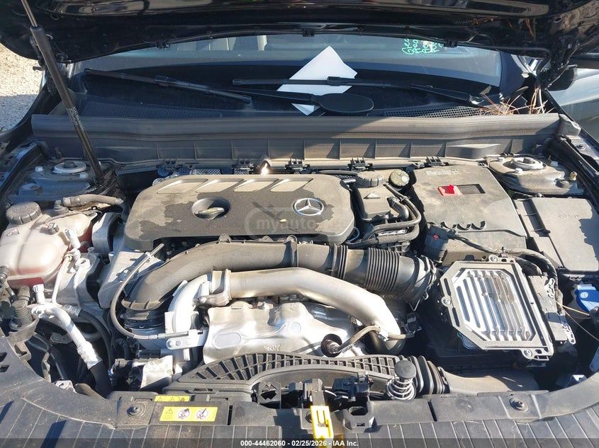 Mercedes-Benz GLB 250 2024 — миниатюра 8