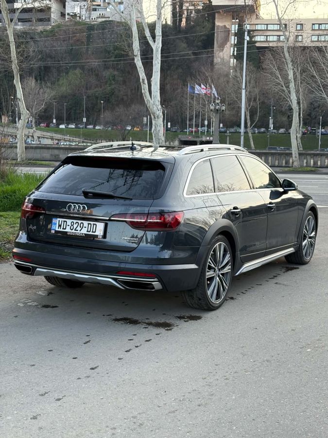 Audi A4 - фото 3