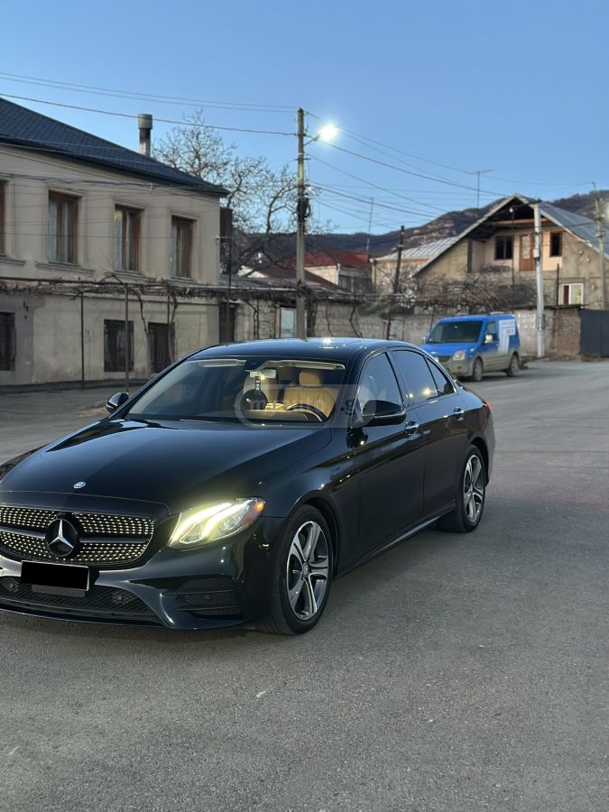 Mercedes-Benz E 300 - фото 2