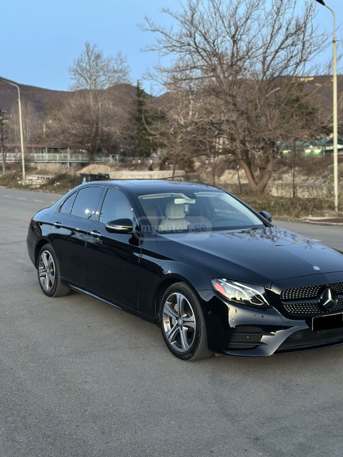 Mercedes-Benz E 300 - фото 3