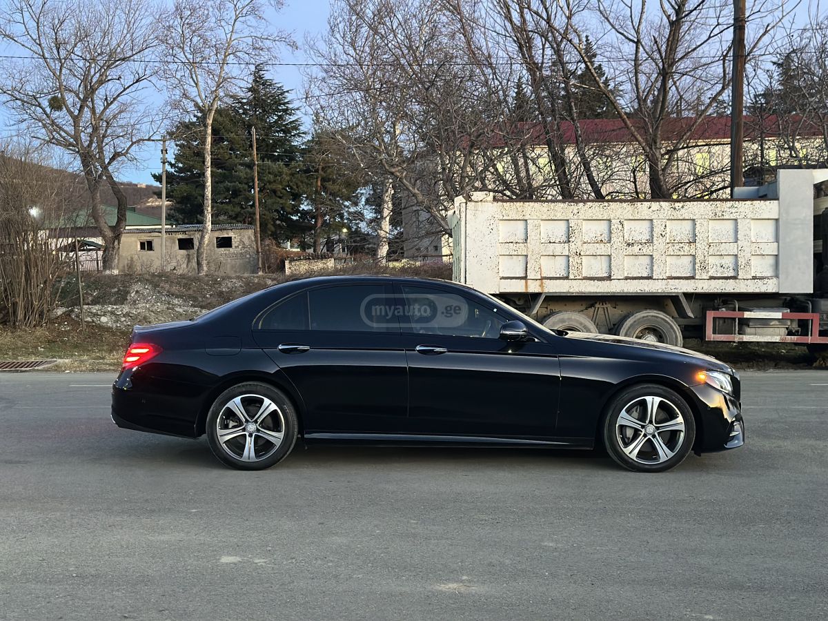 Mercedes-Benz E 300 - фото 4