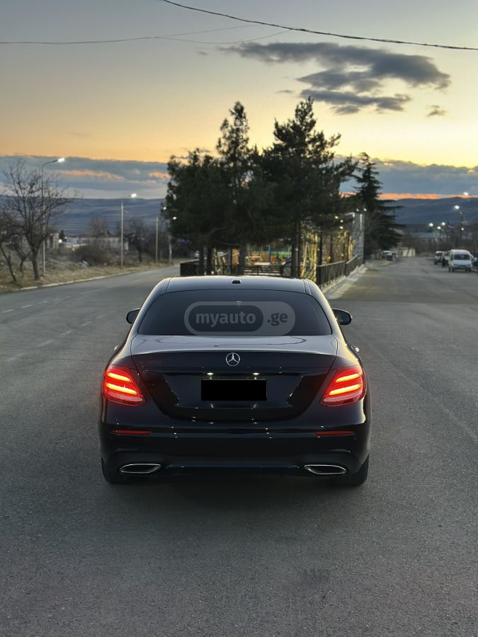 Mercedes-Benz E 300 - фото 6