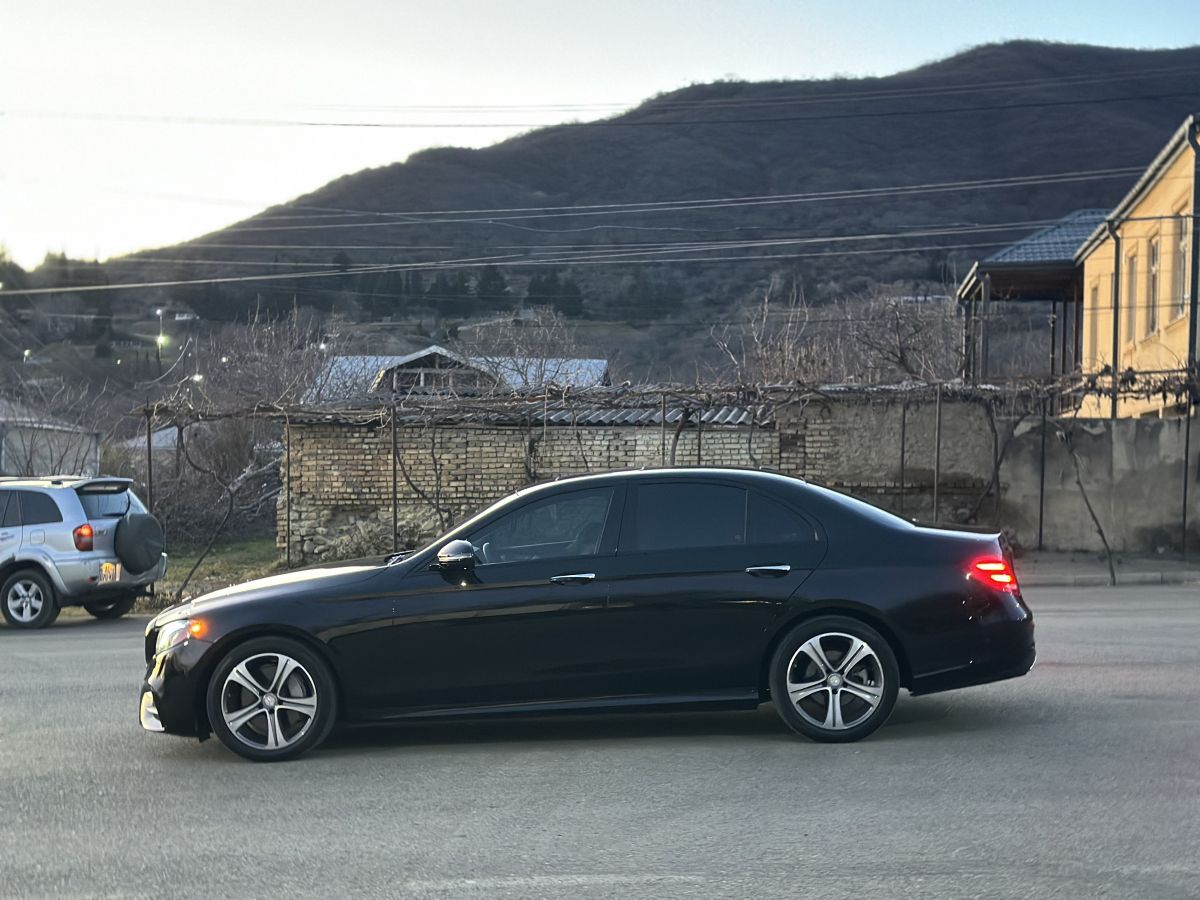 Mercedes-Benz E 300 - фото 8