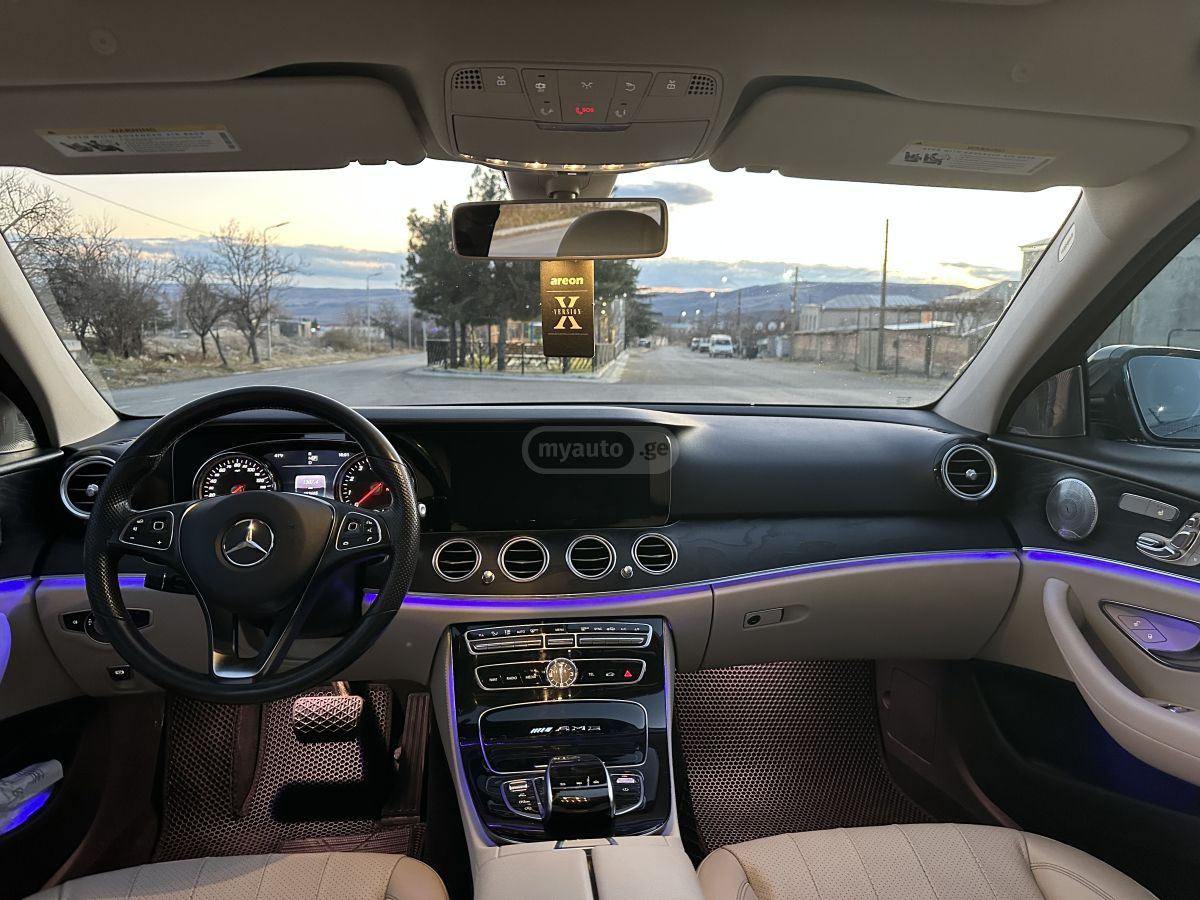 Mercedes-Benz E 300 - фото 9