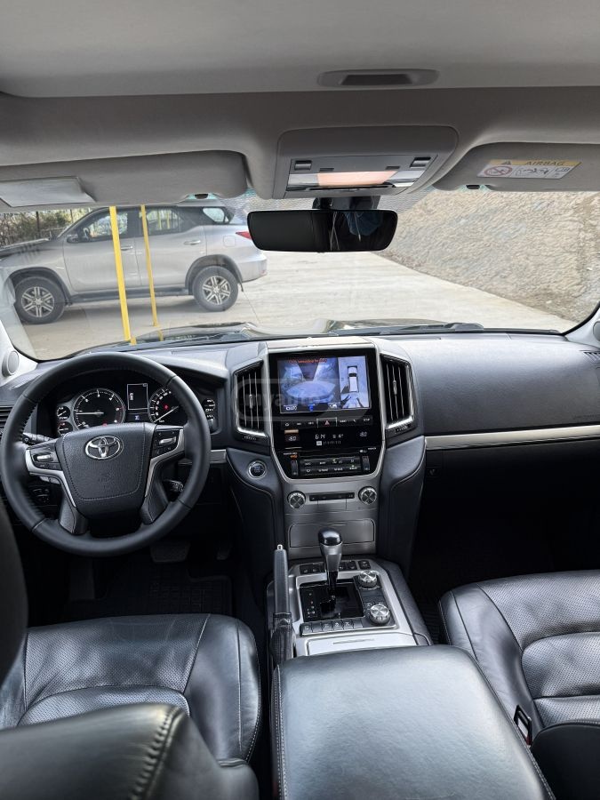 Toyota Luxury 4dr 4x4 Automatic — миниатюра 10