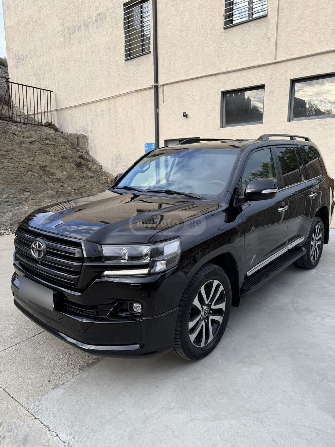 Toyota Luxury 4dr 4x4 Automatic — миниатюра 4