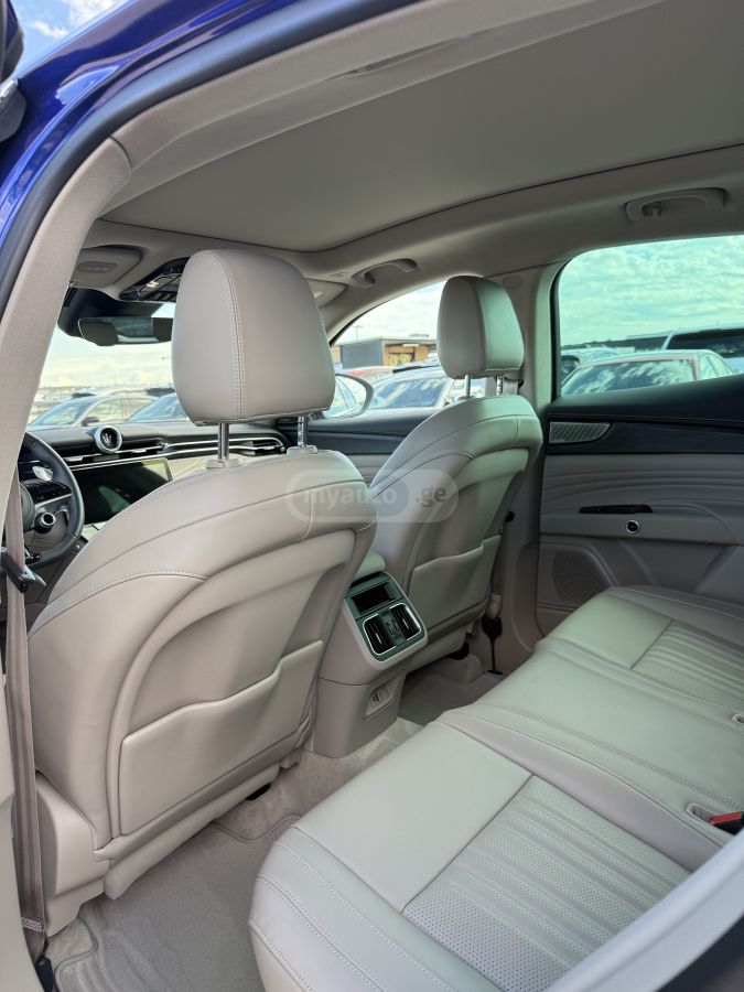 Maserati Grecale 2022 — миниатюра 11