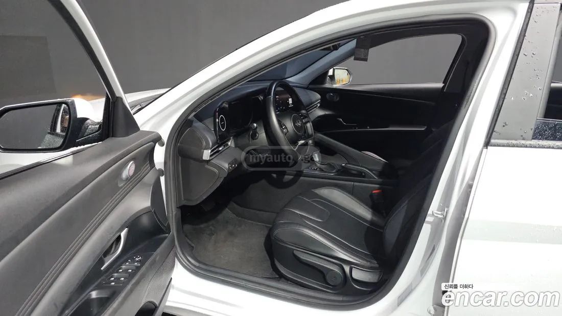 Hyundai Elantra - фото 10