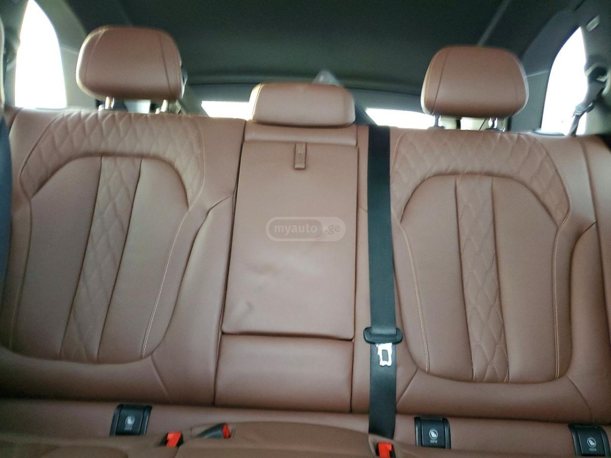 BMW X5 - фото 10