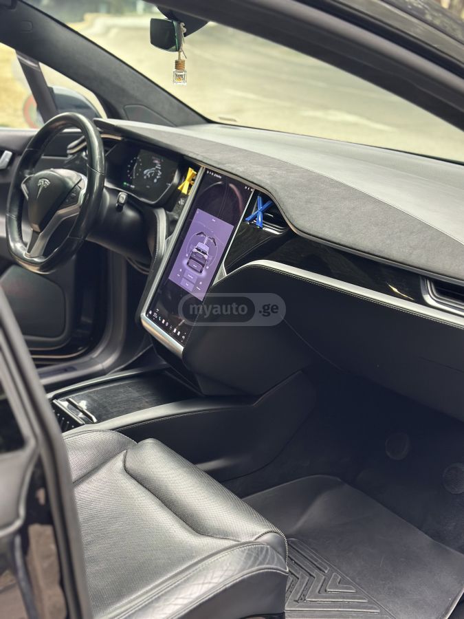 Tesla Model X - фото 10