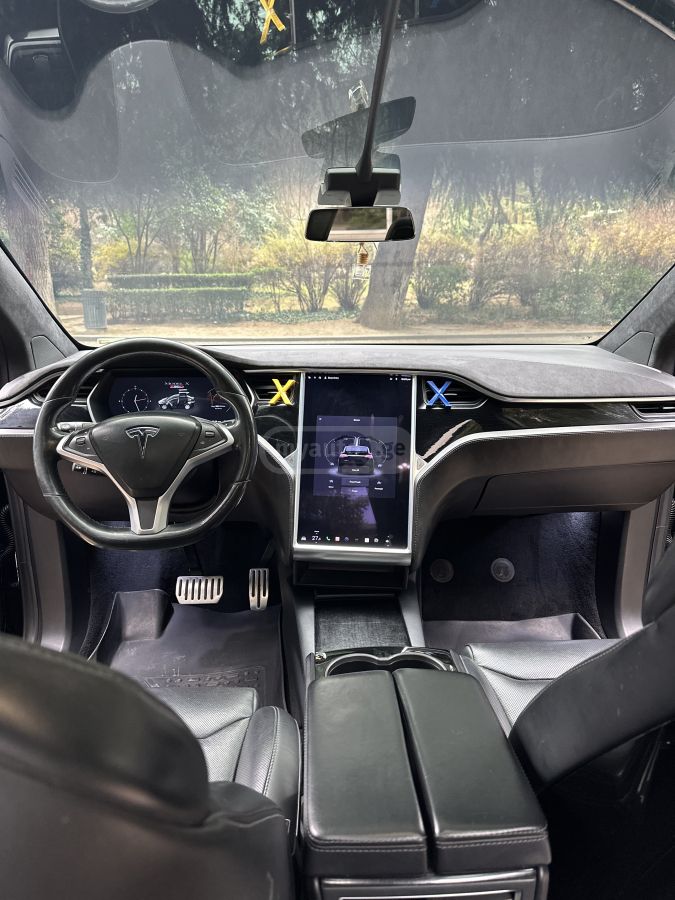 Tesla Model X - фото 13