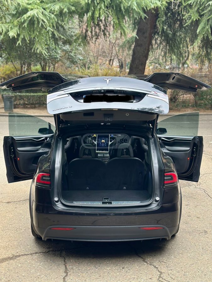 Tesla Model X - фото 15