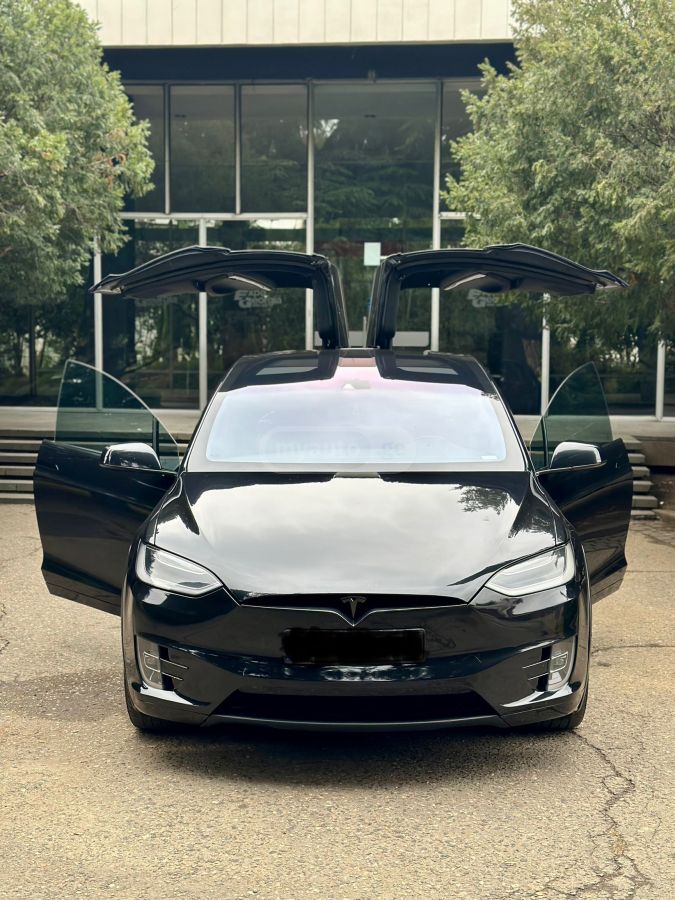 Tesla Model X - фото 3