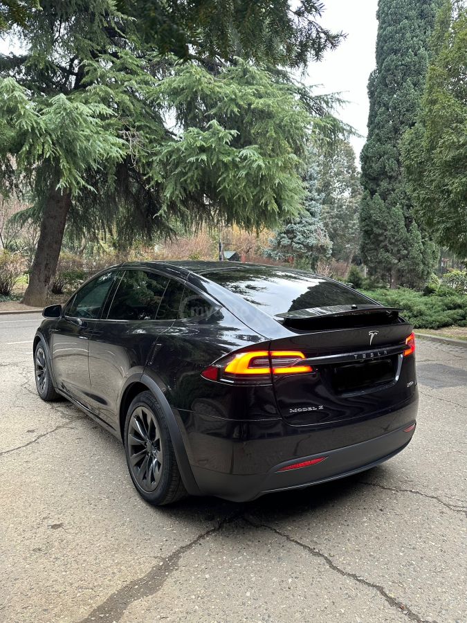 Tesla Model X - фото 6
