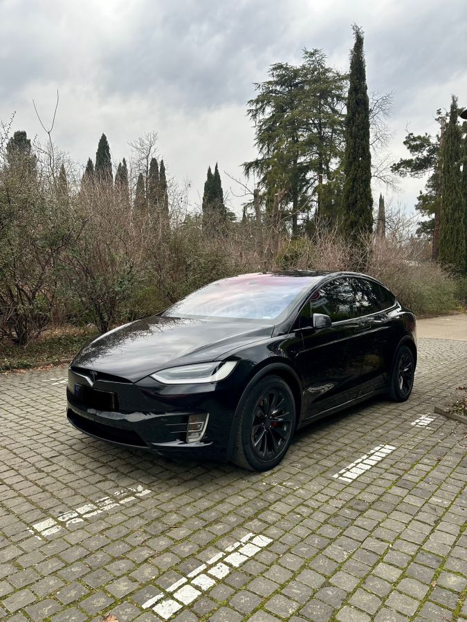 Tesla Model X - фото 8